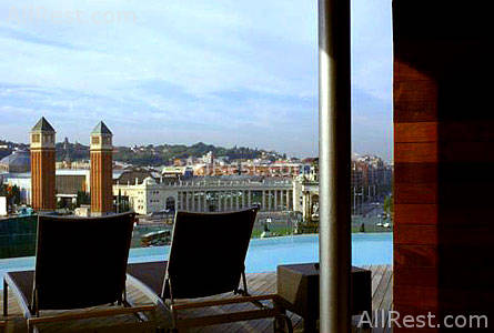 B Hotel 13